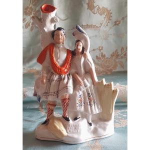 Statuina antica '800  In ceramica Policroma Da Staffordshire Coppia In Costume Scozzese