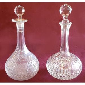 due antiche bottiglie decanter in cristallo di Boemia molato