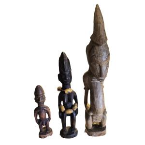 Lotto di tre antiche sculture africane in legno