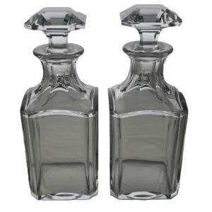 Coppia di bottiglie da liquore in cristallo Baccarat modello Harcourt