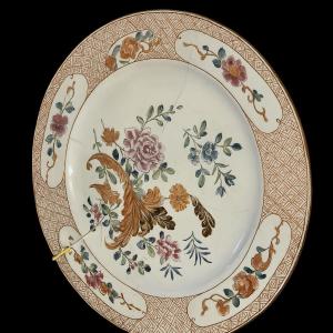 Piatto in maiolica attribuito ad Antonio Scacciani, XVIII secolo, manifattura Casali Callegari