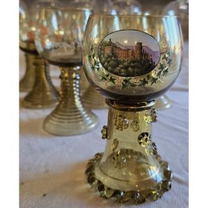 Antico bicchiere Römer decorato a smalto, con veduta di Heidelberg e citazione poetica