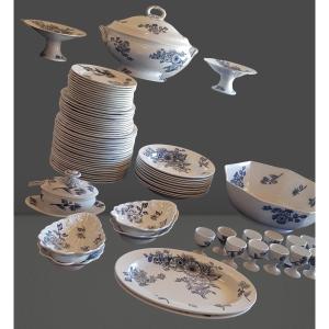 Antico servizio di piatti in maiolica, 77 pezzi, Società Ceramica Richard, modello Marsala