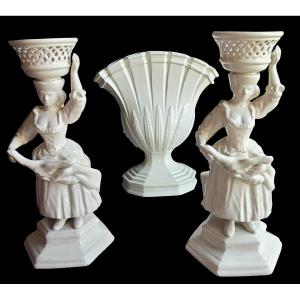 Insieme composto da un tulipiere e due candelieri antichi in maiolica