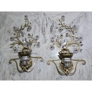 Coppia di grandi applique antiche con pappagallo in ferro e cristallo, Banci, 1980 circa