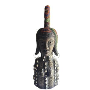 Vecchia scultura femminile di legno africana Camerun Bamileke