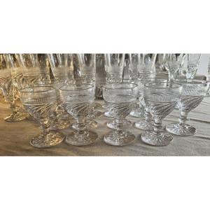 Lotto 8 bicchieri in cristallo, modello detto “SS” Baccarat o Saint‑Louis, epoca Restaurazione