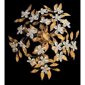 Antica plafoniera Banci Firenze foglie ferro dorato  e fiori in cristallo, seconda metà  XX s