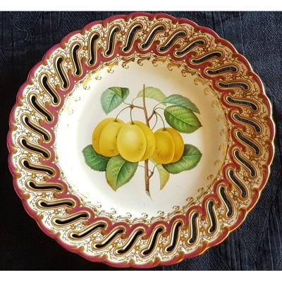 Assiette Anglaise XIX S Porcelaine Ajourée Et Peinte à La Main Décor De Fruits