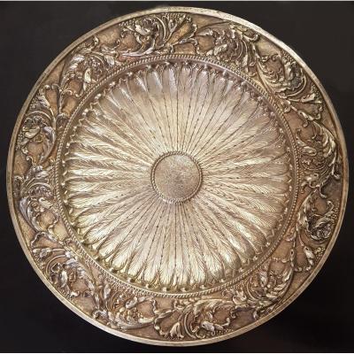 Ancien Plat De Présentation Riche Décor Repoussé En Argent Massif 35 Cm Diamètre 720 Grammes