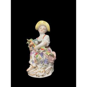 Collectible Meissen Subject Porcelain Girl With Grapes 20th