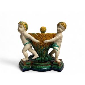 Art Nouveau, Barbotine Cup With Three Cherubs After Minton, Early 20th Century