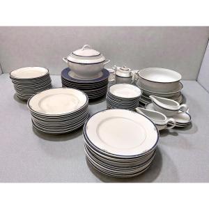 Tableware, Complete 94-piece Limoges Porcelain Dinner Service, 20th Century