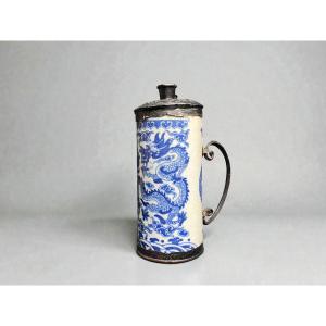 Asian Opium Pipe In White And Blue Porcelain, 18th Century
