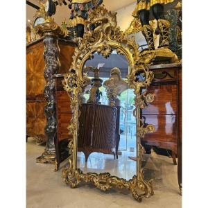  18th Century Carved And Gilded Linden Wood Mirror