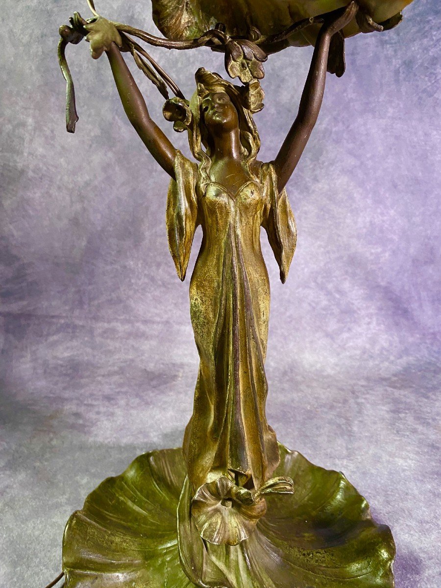 BELLISSIMA LAMPADA ART NOUVEAU LIBERTY - VENERE CHE SORREGGE UNA SPLENDIDA CONCHIGLIA-photo-1