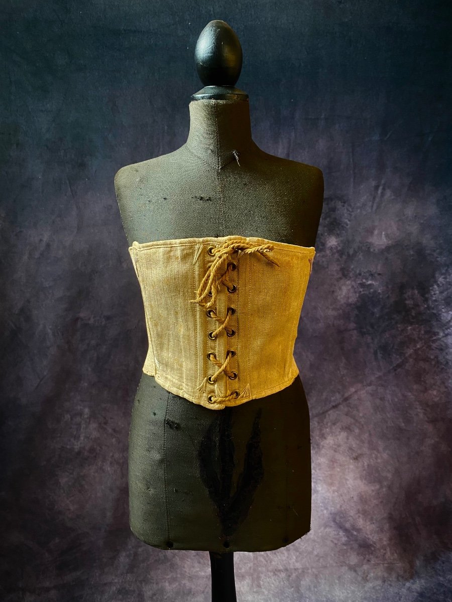 ANTICO MANICHINO CON CORSETTO D'EPOCA-photo-1