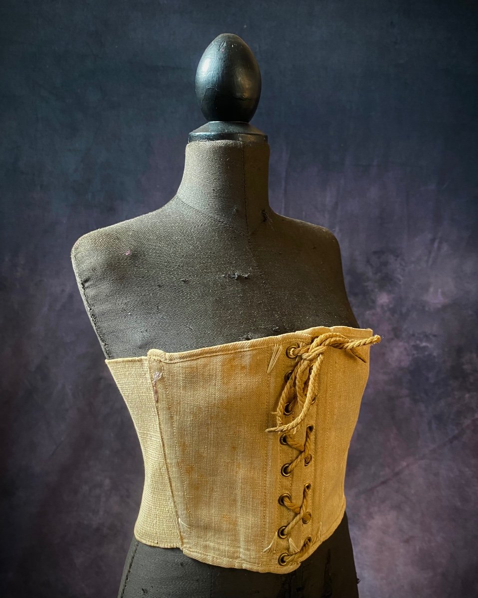 ANTICO MANICHINO CON CORSETTO D'EPOCA