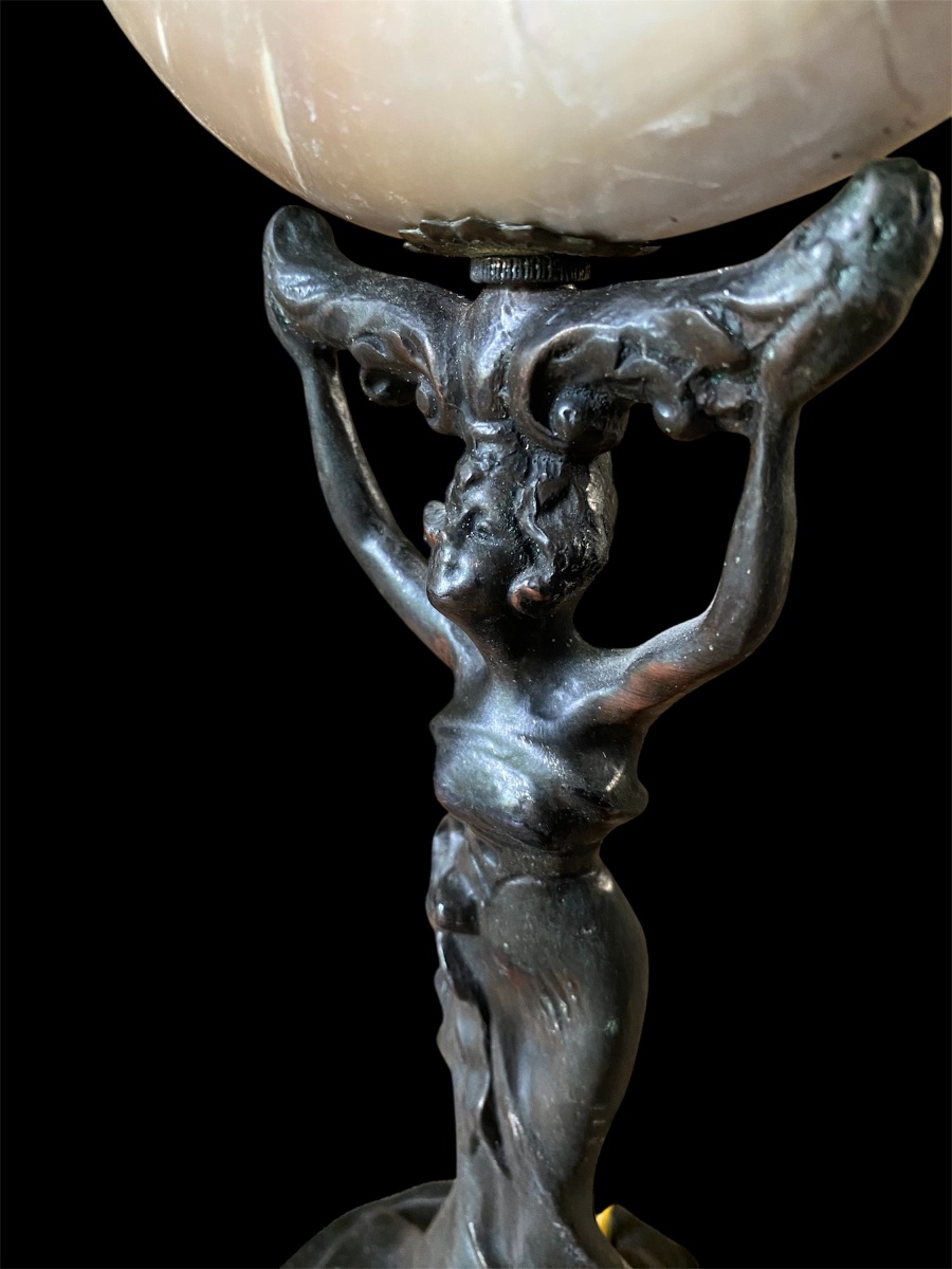 Lampada da tavolo Art Nouveau con conchiglia nautilo -photo-1