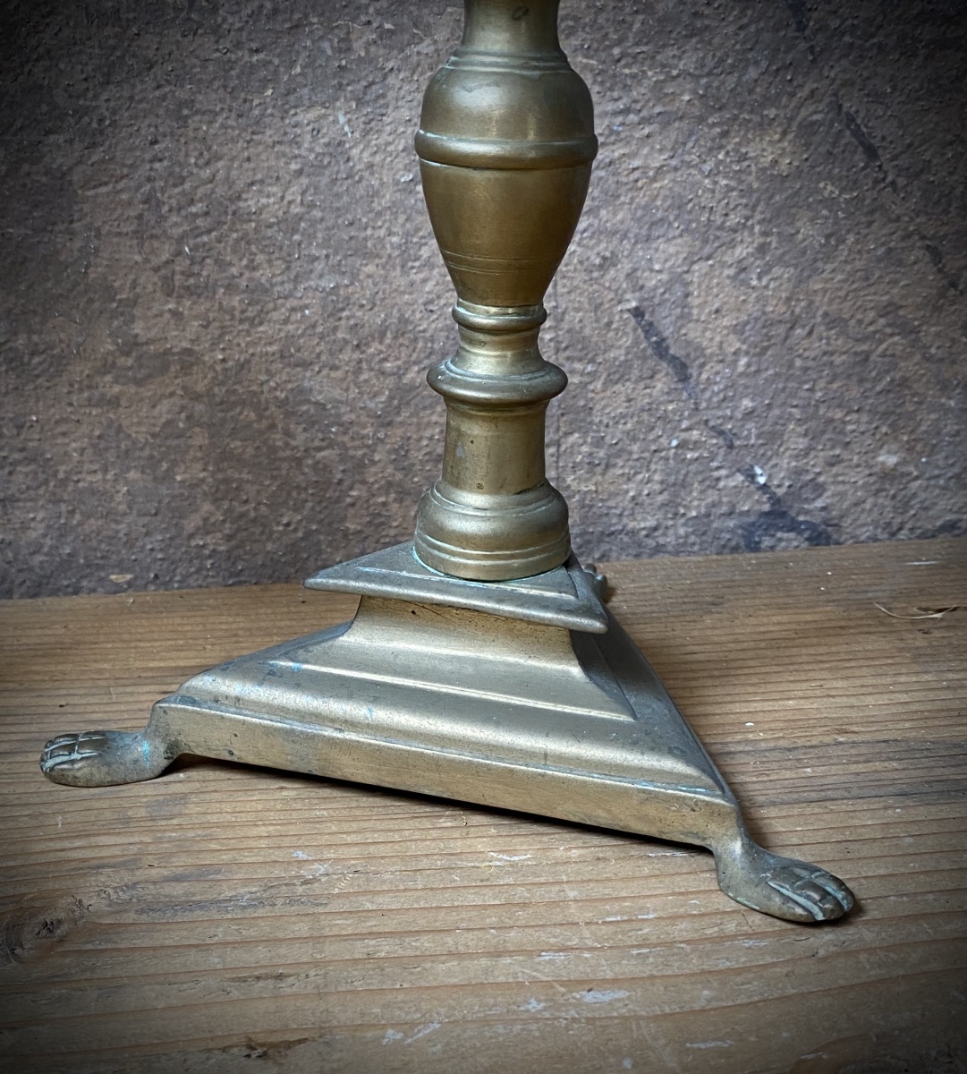 Coppia di candelabri barocci in ottone - Italia centrale XVII secolo
