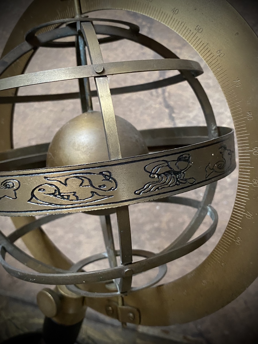 SFERA ARMILLARE VINTAGE IN OTTONE MOLTO DECORATIVA . 
