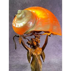 BELLISSIMA LAMPADA ART NOUVEAU LIBERTY - VENERE CHE SORREGGE UNA SPLENDIDA CONCHIGLIA