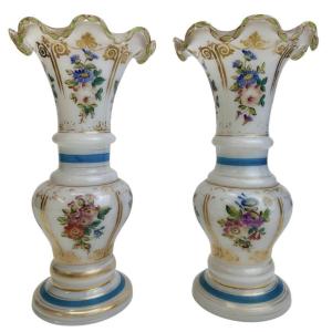 Baccarat - Pair Of Opaline Vases 