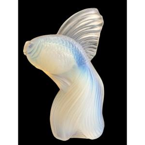 Etling - Opalescent Glass Veiltail Figure