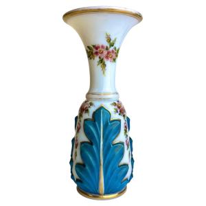 Baccarat - Opaline Vase Decorated With Acanthus Flowers And Leaves