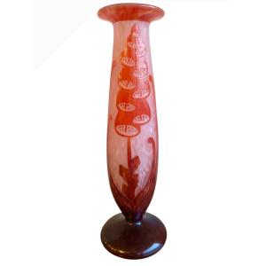 Le Verre Français - Vase Decorated With Foxgloves