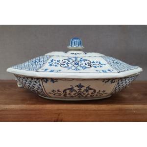 18th Century Montpellier Earthenware Vegetable Dish