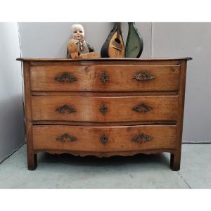 18th Century Curved Chest Of Drawers 