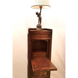 Atypical Little Secretary