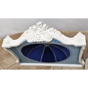 White Lacquered Carved Wood Bedspread With Velvet Dome