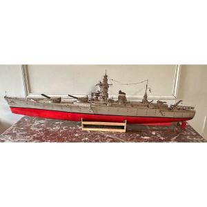 Model Ship Of The Richelieu Battleship, With Motor.