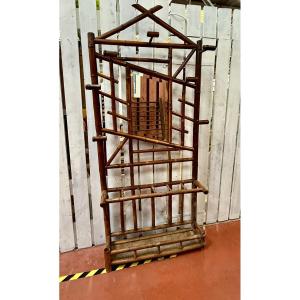1900 Bamboo Coat Rack 
