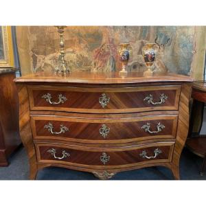18th Century Louis XV Period Chest Of Drawers In Veneered Wood