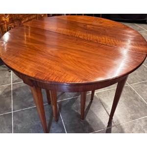 Round Table With Bandeau, Louis XVI, Walnut, 19th Century.