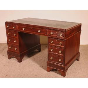 Small Mahogany Pedestal Desk 19th Century