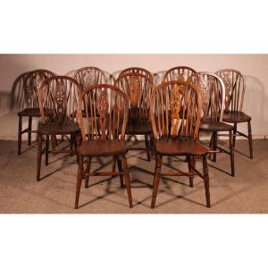 Set Of 10 19th Century Windsor Wheelback Chairs