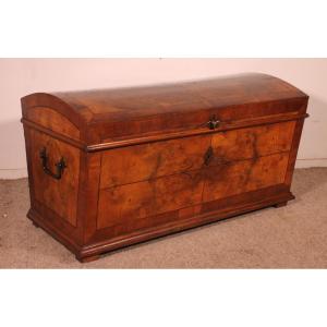 Walnut And Burl Walnut Chest - 18th Century