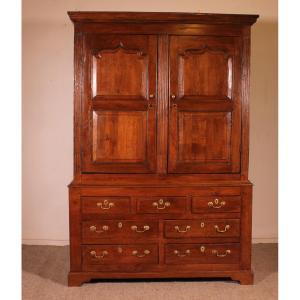 18th Century Oak Linen Press