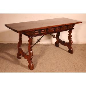 Spanish Renaissance Walnut Console Table - 17th Century