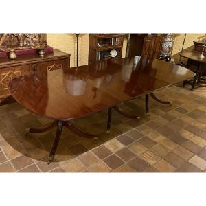 English Mahogany Dining Table - 3 Pillars