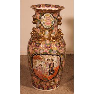 Chinese Vase In Glazed Porcelain With Polychrome Decoration - On Bases