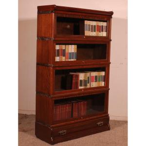 Globe Wernicke Bookcase In Oak Of 4 Elements With A Drawers In The Base