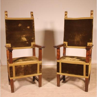 Pair Of Italian Armchairs In Walnut Circa 1600-renaissance Period