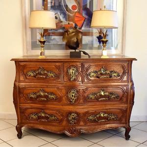 Louis XV Period Walnut Tomb Chest Of Drawers - 18th Century