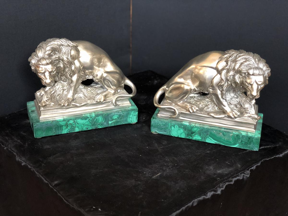 Couple De Lion En Bronze Argente Avec La Base En Malachite