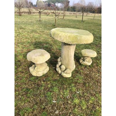 Table en pierre avec deux tabourets en forme de champignon des années 60